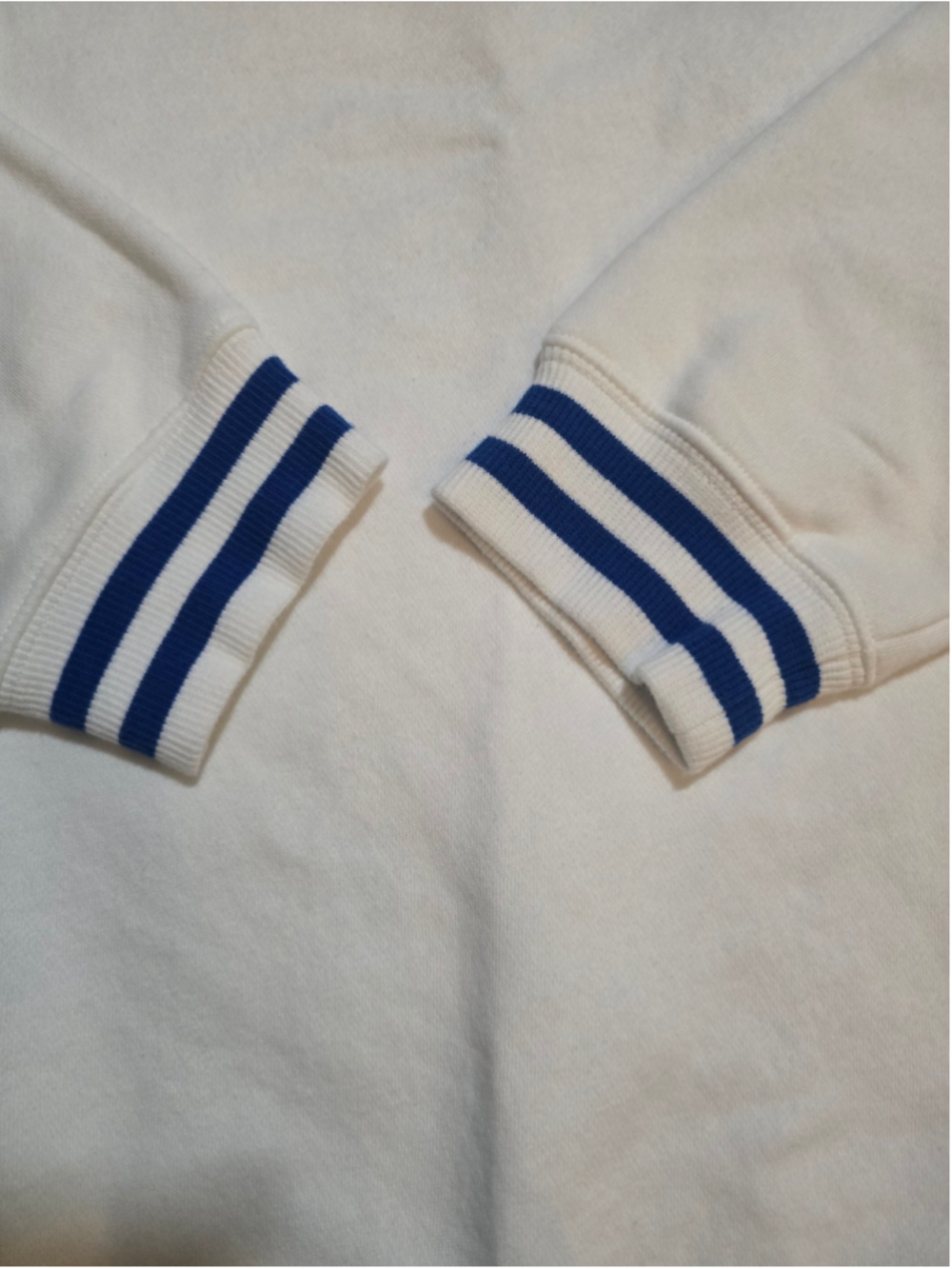 Disneyland Vault 70th Anniversary Embroidered Crewneck Sweatshirt Cream Blue M - Picture 9 of 9
